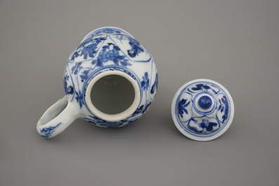 A Chinese porcelain blue and white mustard pot, Kangxi, ca. 1700