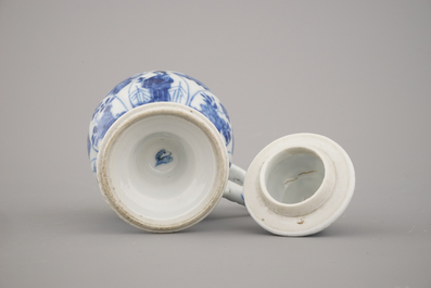 A Chinese porcelain blue and white mustard pot, Kangxi, ca. 1700