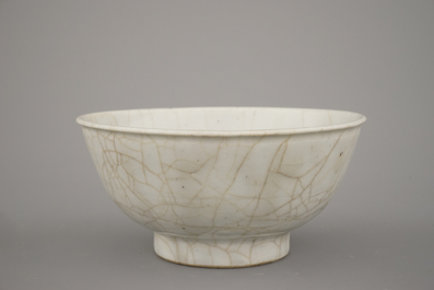 Coupe en porcelaine de Chine monochrome, dynastie Ming