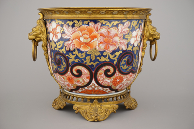 Coupe en porcelaine de Chine avec monture ormolu, 19e