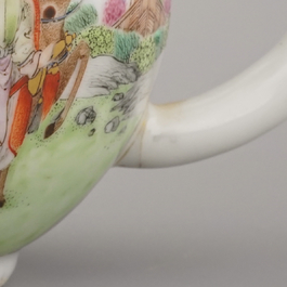 Th&eacute;i&egrave;re couverte tr&egrave;s fine en porcelaine de Chine pour l'export, Qianlong, 18e