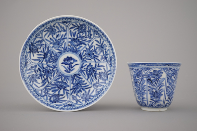 A set of 3 Chinese porcelain blue and white cups and saucers, Kangxi