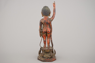 Figure chinoise de Bouddha comme enfant, en bronze dor&eacute; et laqu&eacute;, dynastie Ming