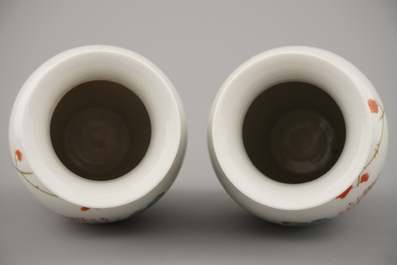 Pair de vases en porcelaine de Chine &agrave; d&eacute;cor de cailles, famille rose, d&eacute;but 20e