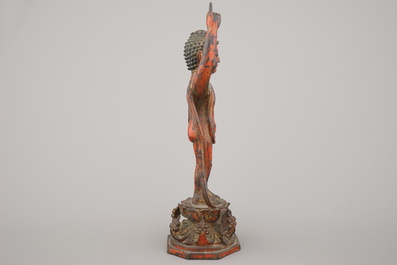 Figure chinoise de Bouddha comme enfant, en bronze dor&eacute; et laqu&eacute;, dynastie Ming