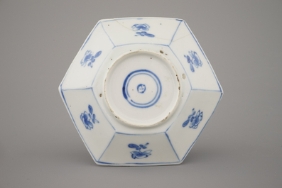 A set of 3 Chinese porcelain blue and white cups and saucers, Kangxi