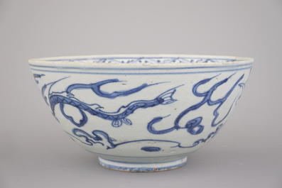 A Chinese porcelain blue and white dragon bowl, Ming dynasty