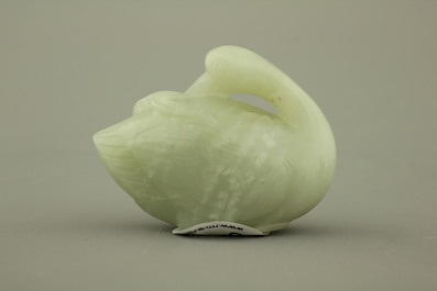 Sculptuur van een eend in celadon jade, 19e-20e eeuw