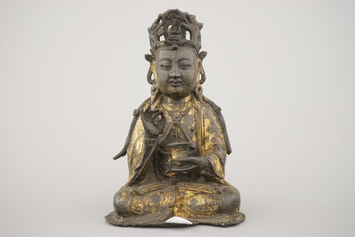 Figure chinoise de Guanyin en bronze dor&eacute;, dynastie Ming