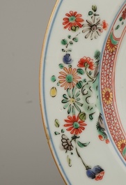A Chinese porcelain Kakiemon style plate, Qianlong, 18th C.