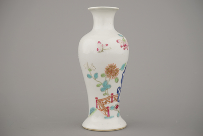 Vase en porcelaine de Chine, famille rose, Yongzhen, env. 1720