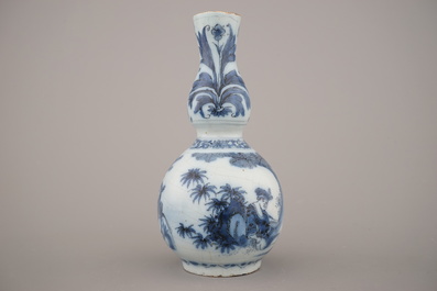 Vase double gourde en fa&iuml;ence de Delft, bleu et blanc, env. 1680