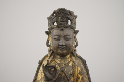 Figure chinoise de Guanyin en bronze dor&eacute;, dynastie Ming