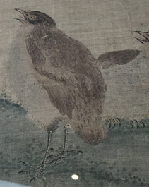 Grande peinture sur rouleau, encadr&eacute;e, &agrave; d&eacute;cor d'oiseau et de fleurs, Chine, 18e
