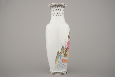 Vase fin chinois, famille rose, R&eacute;publique