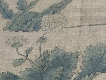 Grande peinture sur rouleau, encadr&eacute;e, &agrave; d&eacute;cor d'oiseau et de fleurs, Chine, 18e