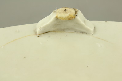 Coupe ovale sur pied en porcelaine de Chine, style Qianjiang, d&eacute;but 20e