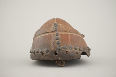 Masque africain en bois sculpt&eacute;, &eacute;ventuellement Holo,  d&eacute;but-moiti&eacute; 20e