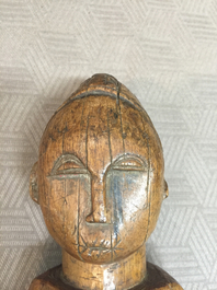Collection africaine de figures, bracelets, armes et album de photos, 19e-20e
