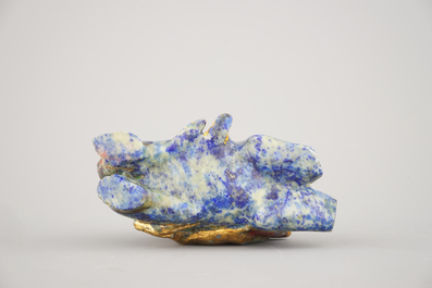 Chinese gesculpteerde figuur van een ruiter, beschilderd in lapis lazuli, 19e eeuw