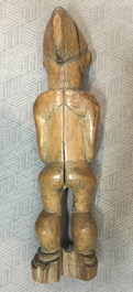 Collection africaine de figures, bracelets, armes et album de photos, 19e-20e