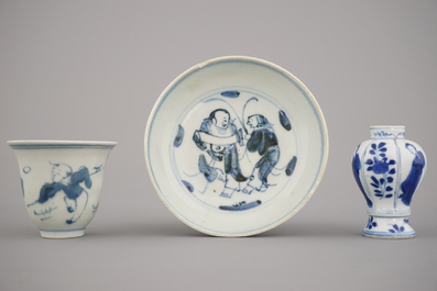 3 Chinese porcelain blue and white wares, Ming dynasty and Kangxi