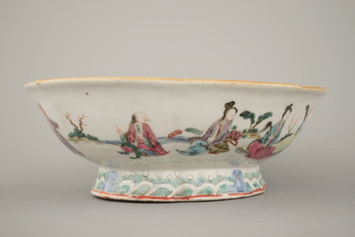 Grote Chinese kom, famille rose, 19e eeuw