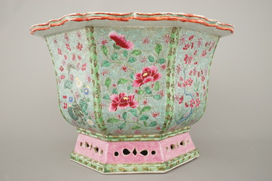 A Chinese porcelain famille rose jardiniere, Yongzheng