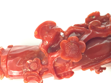 Tabati&egrave;re chinoise sculpt&eacute;e en corail