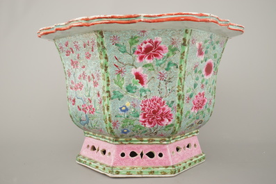 A Chinese porcelain famille rose jardiniere, Yongzheng