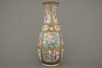 A fine Chinese Canton porcelain sleeve vase, 19th C.