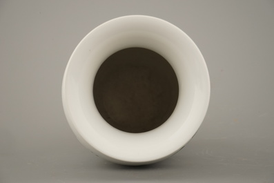 A Chinese porcelain wucai vase, 19/20th C.