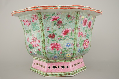 A Chinese porcelain famille rose jardiniere, Yongzheng