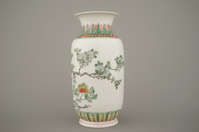 A Chinese porcelain wucai vase, 19/20th C.