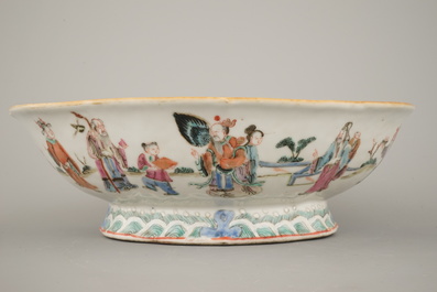 Grote Chinese kom, famille rose, 19e eeuw