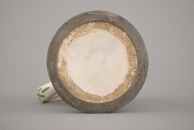 Une chope &agrave; bi&egrave;re en faience &agrave; d&eacute;cor florale, 18&egrave;me, Allemagne