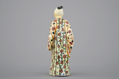 Une figure d'un chinois en fond jaune, fa&iuml;ence polychrome de Delft, 18&egrave;me
