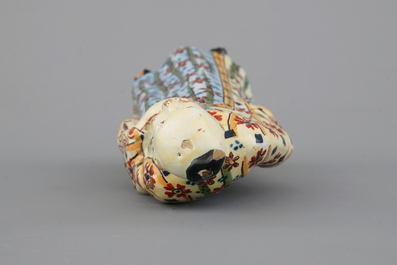 Une figure d'un chinois en fond jaune, fa&iuml;ence polychrome de Delft, 18&egrave;me