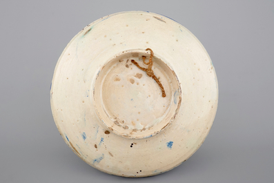 Un ensemble de 3 plats polychrome, Maroc ou Tunisie, ca. 1900