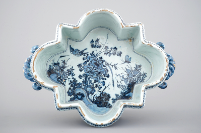 A Dutch Delft blue and white spice box, Samuel van Eenhoorn, De Grieksche A, 1674-1685
