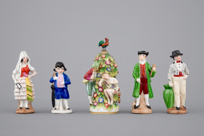 Une collection de 10 figures et tabati&egrave;res en porcelaine et biscuit, 19&egrave;me si&egrave;cle