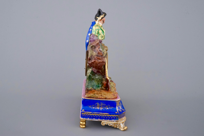Une pendule en porcelaine &agrave; la mani&egrave;re de Jacob Petit, Paris, vers 1880