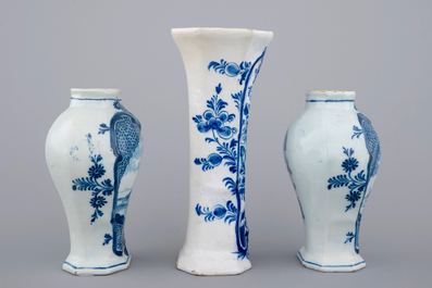 Un lot de fa&iuml;ences de Delft et autres c&eacute;ramiques, pour le plupart 18&egrave;me si&egrave;cle