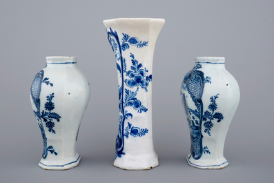 Un lot de fa&iuml;ences de Delft et autres c&eacute;ramiques, pour le plupart 18&egrave;me si&egrave;cle