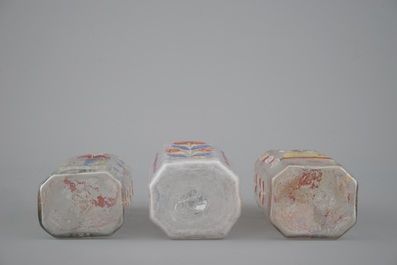 Trois bouteilles en verre &eacute;maill&eacute; allemande, 18&egrave;me si&egrave;cle
