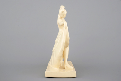 Een beeld van een dansende dame, Josephine Baker, Charles Catteau voor Boch Fr&egrave;res K&eacute;ramis ca. 1930