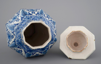 A fine Dutch Delft blue and white vase and cover, 17th C.