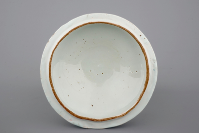 Een fraaie terrine in fa&iuml;ence uit Quimper, ateliers van Caussy, 1750-1770