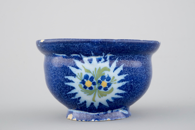 A Brussels faience blue-ground bowl, 18th C.