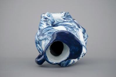 A blue and white Dutch Delft figural "Bobbejak" table fountain, 18th C.